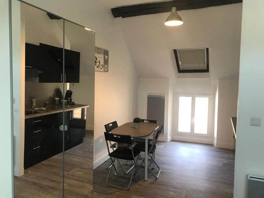 Studio Du Chateau Apartment Шамп-сюр-Марн Екстериор снимка